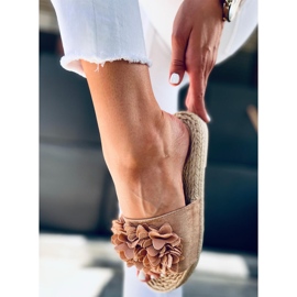 Virágos fiesta Primrose Camel papucs bézs 1