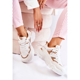 PM2 Divatos textil sportcipő bézs és fehér Amariso 1