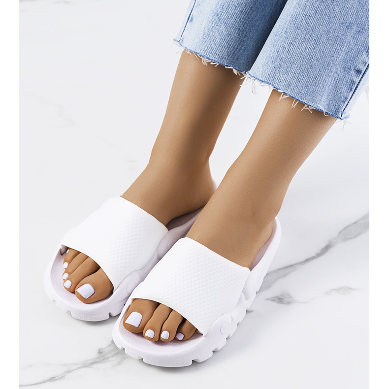 Női fehér Distant papucs 1