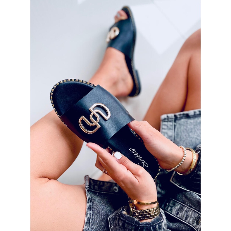 Larisa Fekete női papucs 1