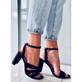 Leslie Fekete sarkú szandál 1