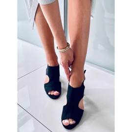 Stacy Black magas sarkú áttört szandál fekete 2