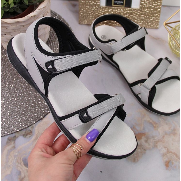 Szürke tépőzáras sportszandál W American Club fekete 1