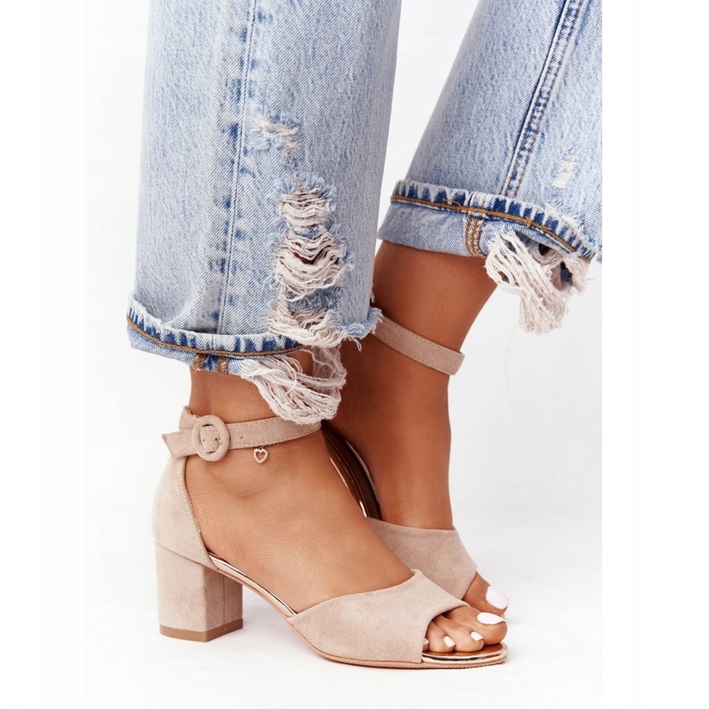 Velúr magas sarkú szandál Vinceza 21-20100 Bézs 2