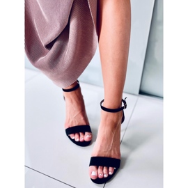 Sheila Fekete magas sarkú szandál 2