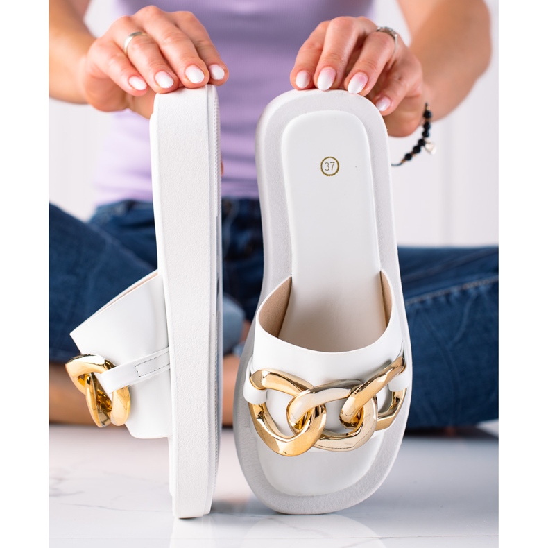 SHELOVET Divatos papucs lánccal fehér 1