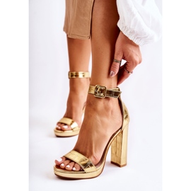 Divatos Szandál Magas Post Arany Tökéletes aranysárga 1 Divatos Szandál Magas Post Arany Tökéletes aranysárga 1