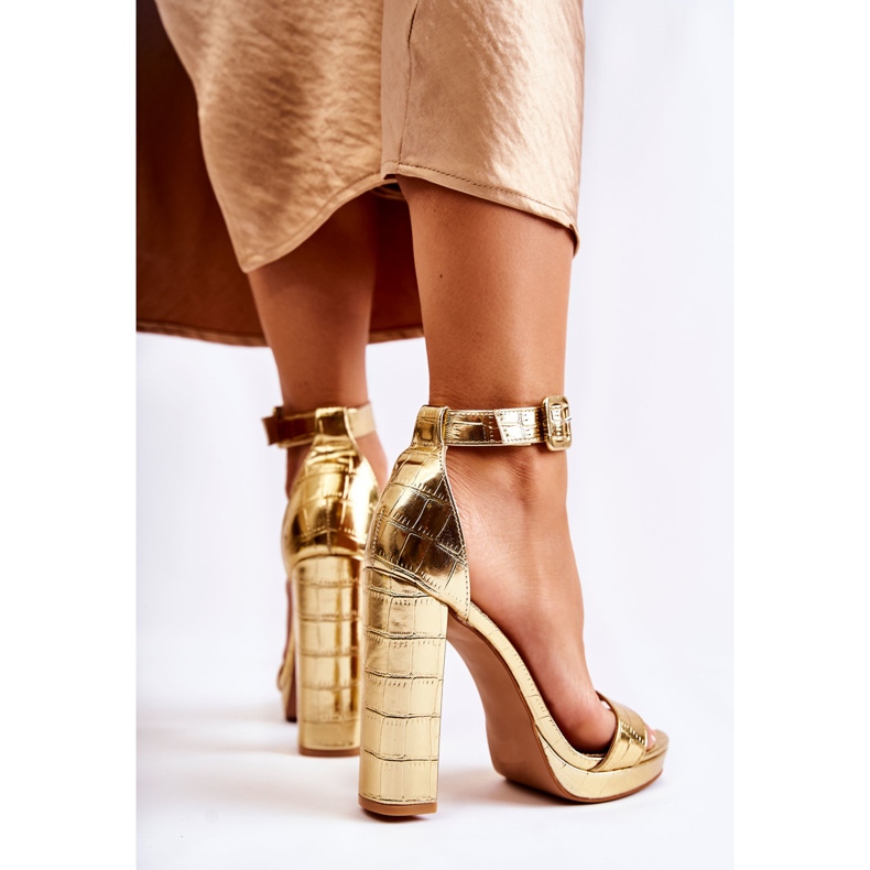 Divatos Szandál Magas Post Arany Tökéletes aranysárga 2 Divatos Szandál Magas Post Arany Tökéletes aranysárga 2