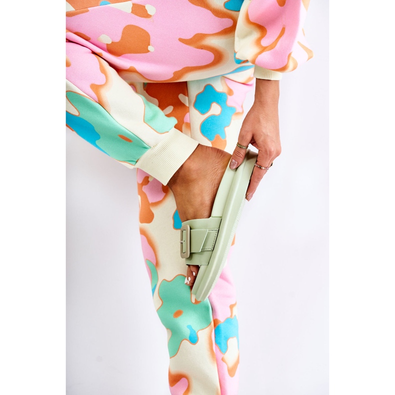 Női zöld papucs csattal Devia 2