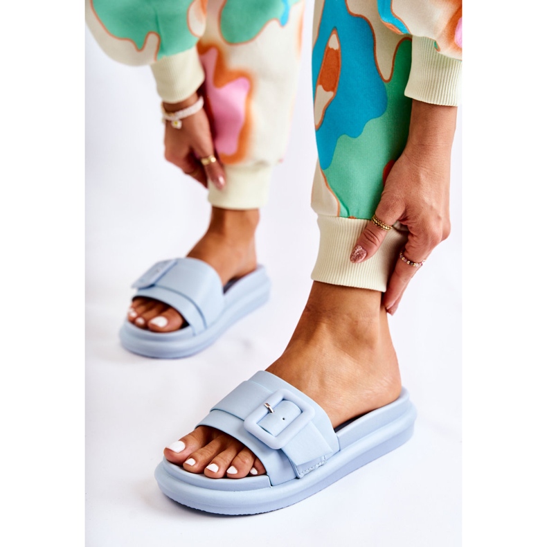 Női papucs csattal, kék Devia 1