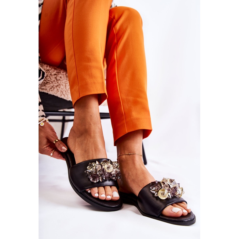 Bőr női papucs díszítéssel Nicole 2726 fekete 2