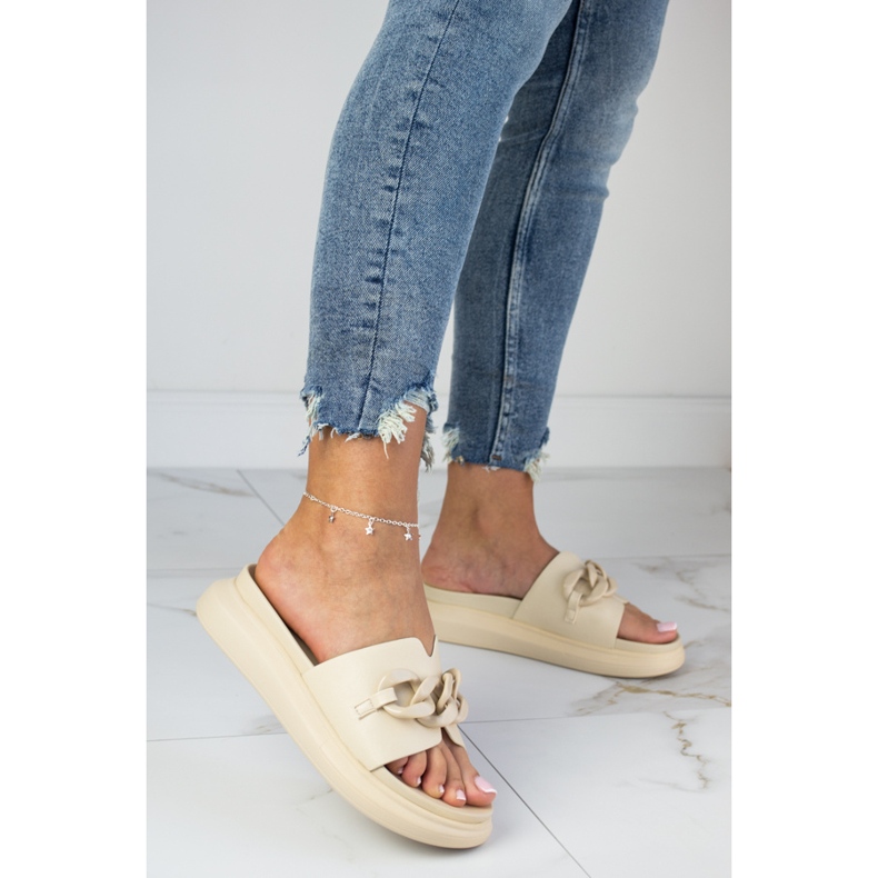 Bézs Laura La.Fi platformpapucs lánccal 1