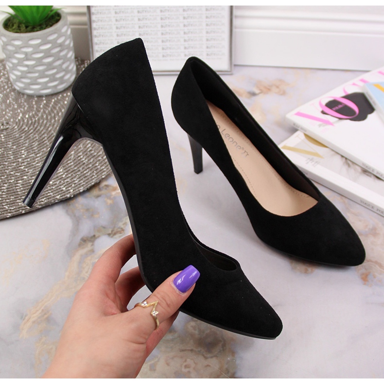 Szivattyúk tűsarkú velúr fekete Sergio Leone 1