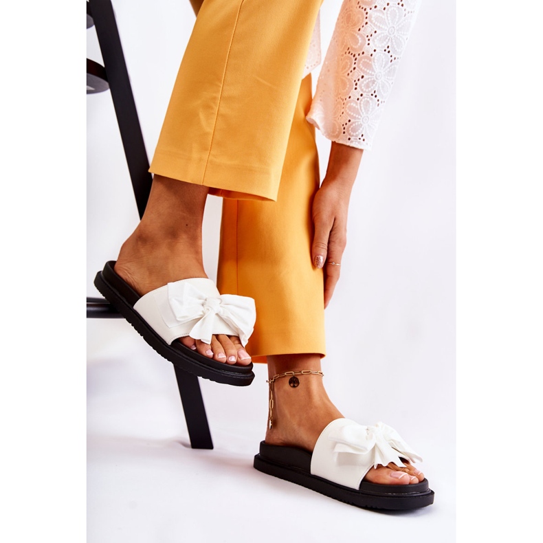 PJ1 Klasszikus női bőr papucs fehér Dessy masnival 1