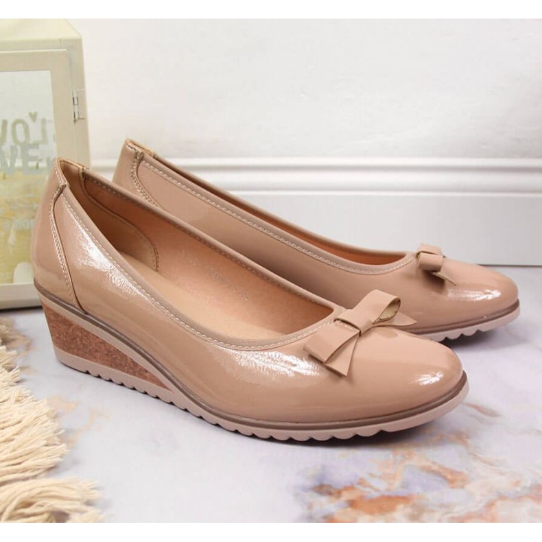 Ékszivattyúk bézs lakkozott W Vinceza 2