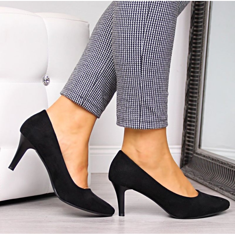 Fekete velúr pumpák W Sergio Leone 2