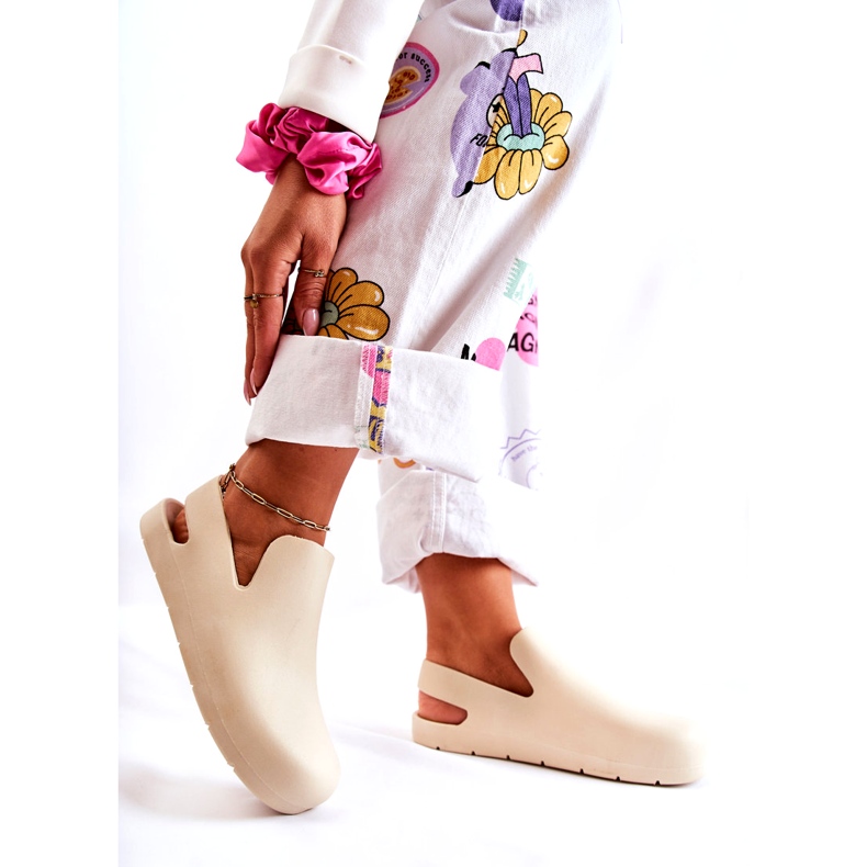 FS1 Divatos gumipapucsok Világos bézs Meriko 4