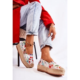 FS3 Divatos, felcsúsztatható espadrillák fehér morice virágokkal sokszínű 2