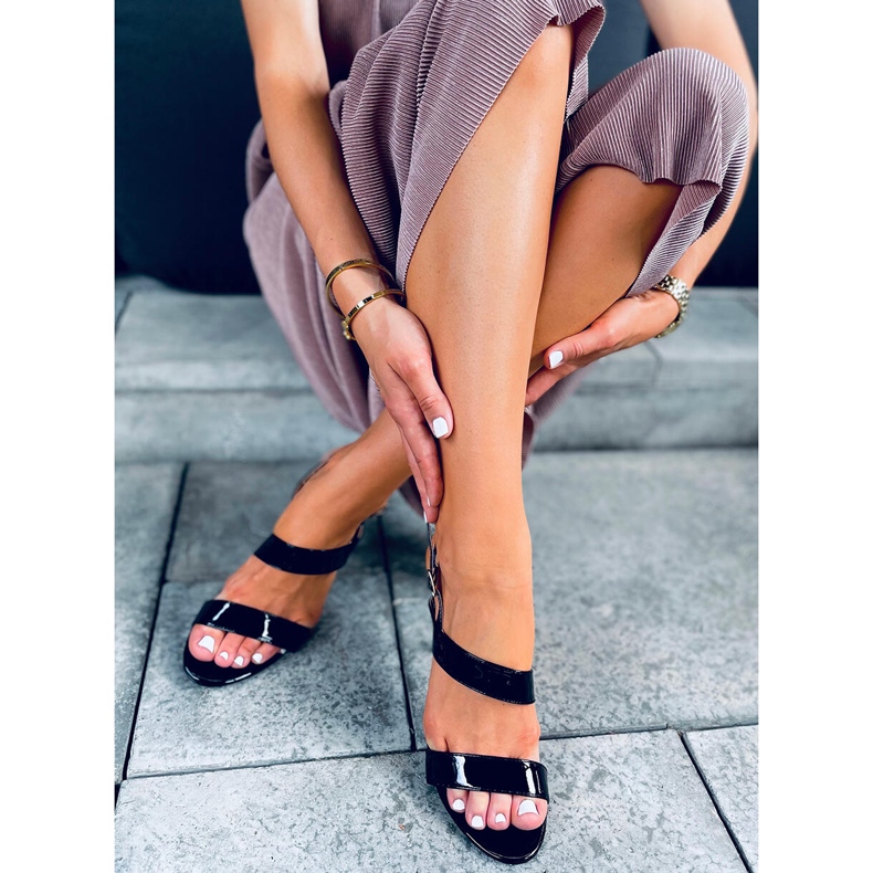 Szandál egy magas sarkú Amanda Black fekete 2