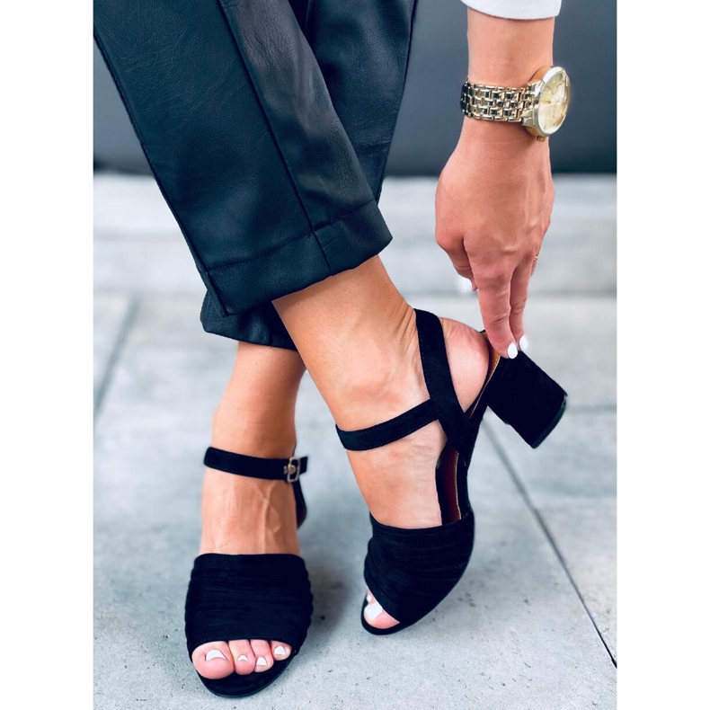 Marika Fekete magas sarkú szandál 2