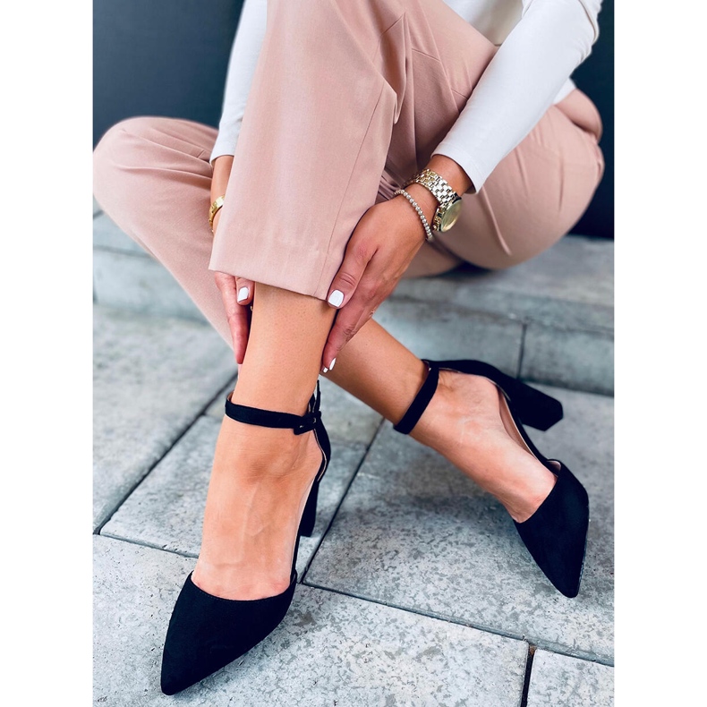 Szivattyúk a Lauren Black poszton fekete 1