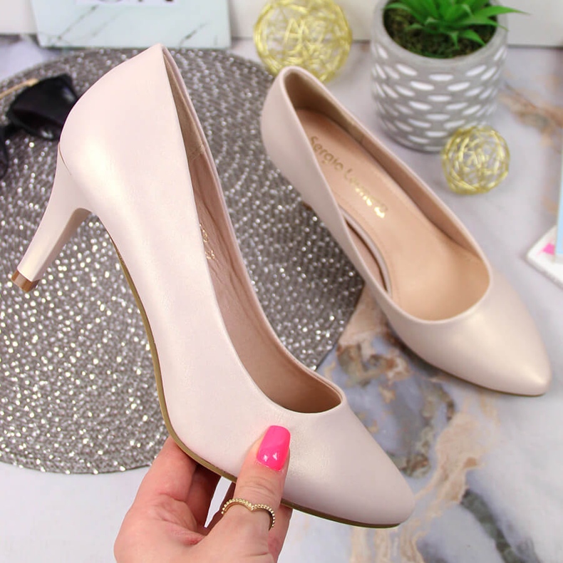 Szivattyúk gyöngy bézs színű Sergio Leone aranysárga 1