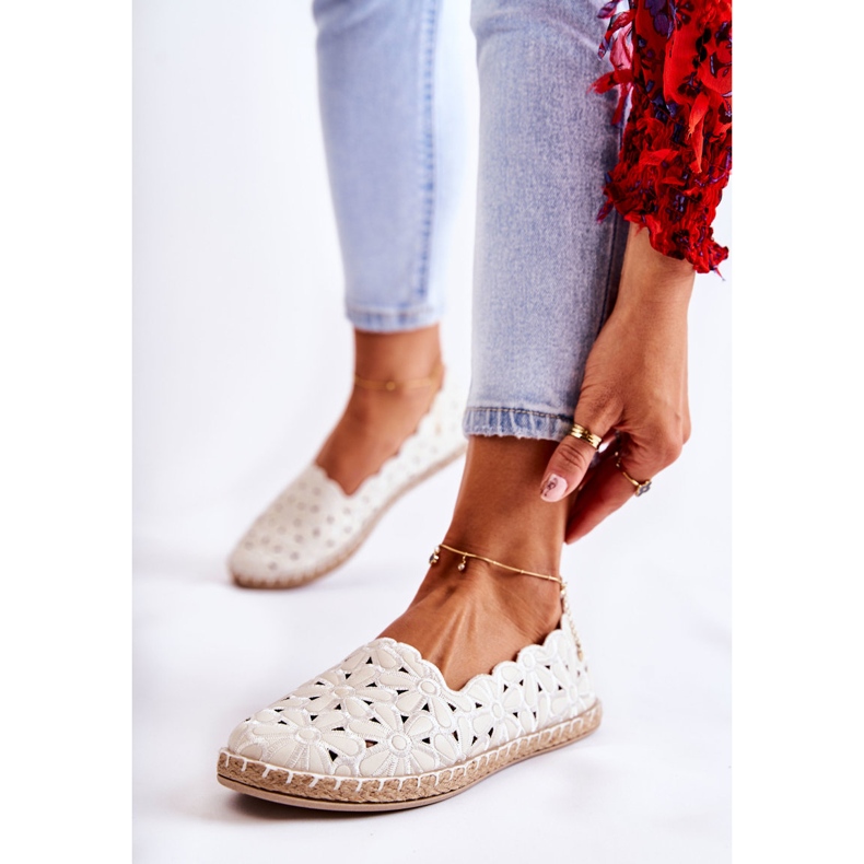 Női bebújós balerinák fehér virágokkal 1