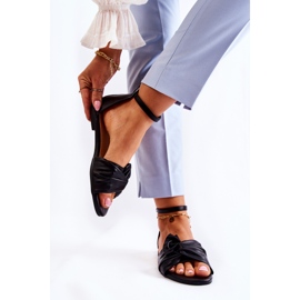 Divatos női fekete bőr Astana szandál 2