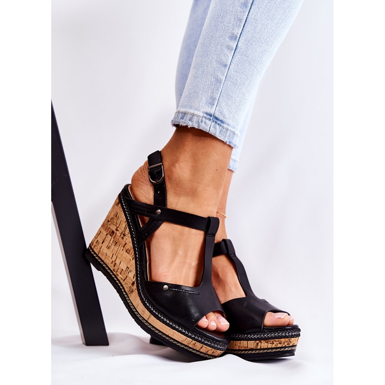 PG1 Klasszikus fekete bőr ékszandál Valorin 1