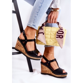 PG1 Klasszikus fekete bőr ékszandál Valorin 2