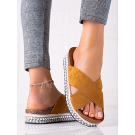 SHELOVET Divatos papucs a platformon barna 1