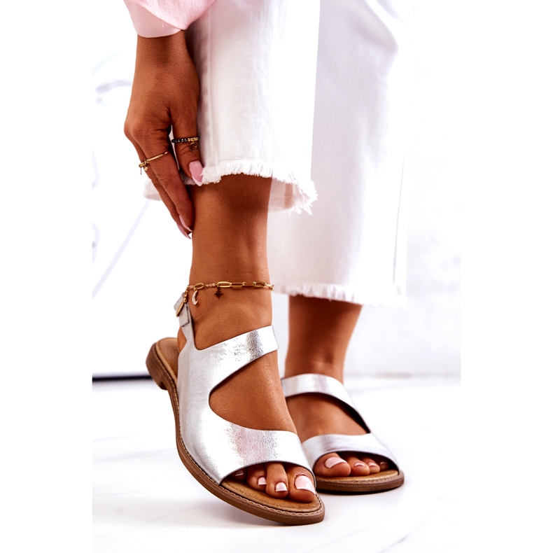 Bőr csatos szandál Lewski 3041 ezüst 2