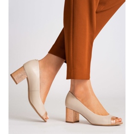 Marco Shoes Bézs színű 1093P szivattyúk dekoratív sarokkal 2