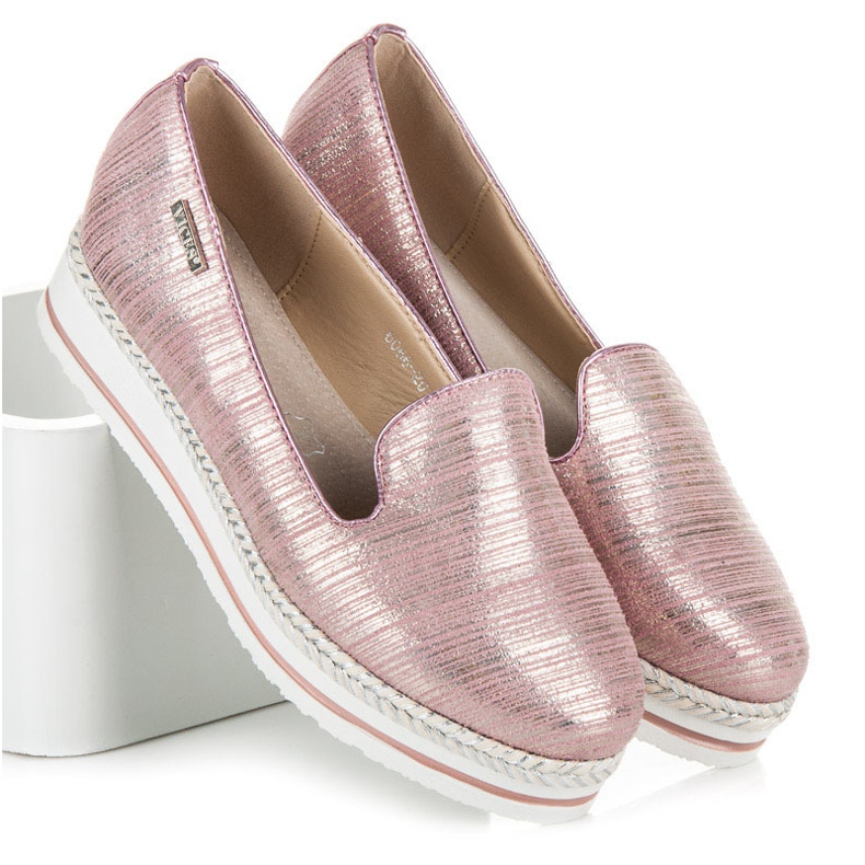 Vices Lordsy a platformon rózsaszín 2