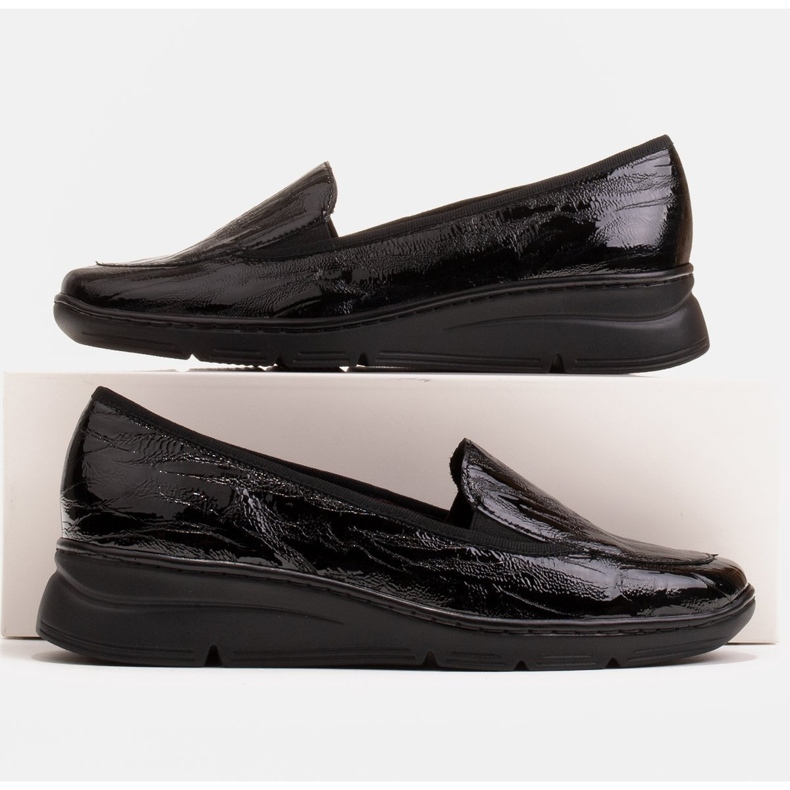 Radoskór Kényelmes női fekete mokaszin a szélesebb lábhoz 1