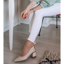 Marco Shoes Bézs színű, virágmintás szivattyúk 1