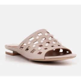 Marco Shoes Elegáns női papucs gyöngyökkel és perforációval bézs 1