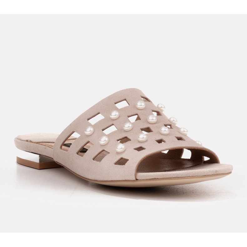 Marco Shoes Elegáns női papucs gyöngyökkel és perforációval bézs 1