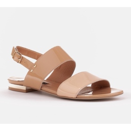 Marco Shoes Lapos szandál lakkal és fém sarokkal bézs 1