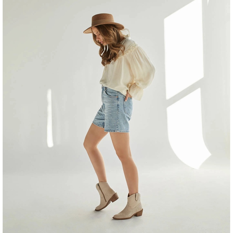 Marco Shoes Bőr cowboy csizma dekoratív varrással 2188B-1278-042-1 bézs 2