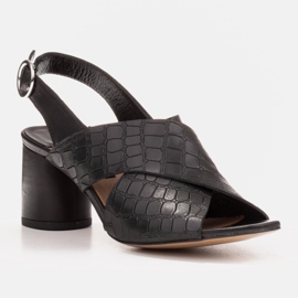 Marco Shoes Női bőr szandál bőrből vágott csíkokkal fekete 1