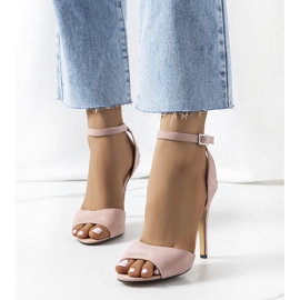 Rózsaszín nyitott pumpák a Luigina sarkon 1