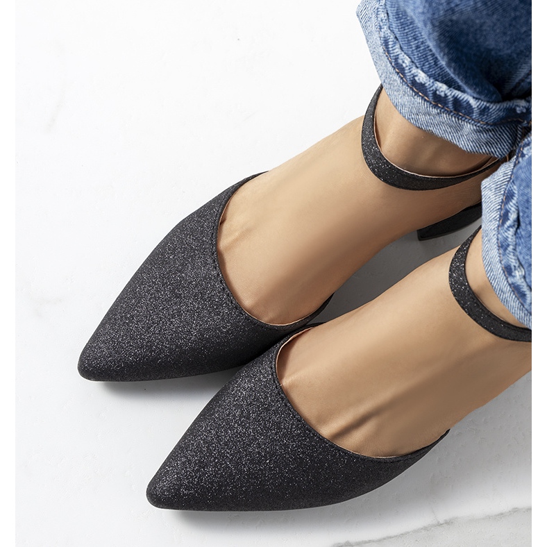 Fényes fekete pumpák a Mawahi poszton 1