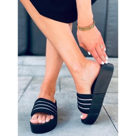 Leah Fekete magas talpú papucs 1