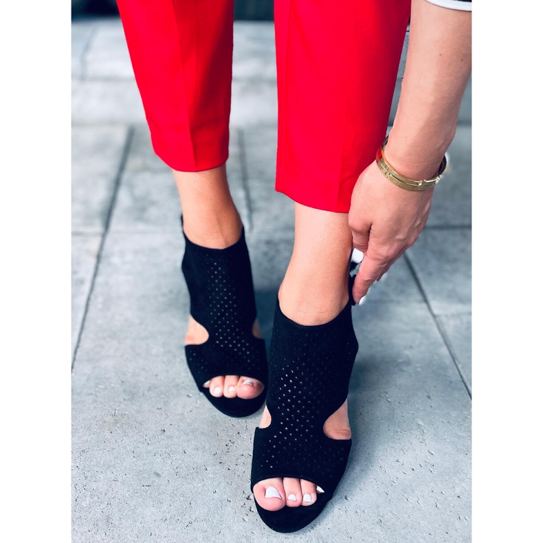 Guala fekete magas sarkú áttört szandál 2