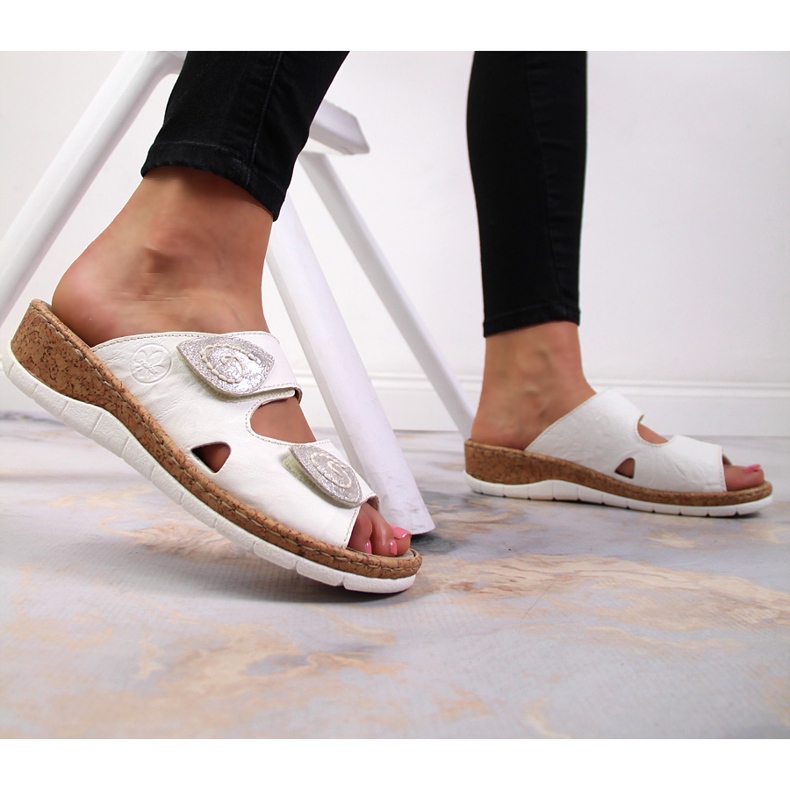 Fehér Rieker V7151-80 női bőr papucs tépőzáras ékekkel 2