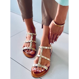 Szandál Neha Gold szegecsekkel aranysárga 1 Szandál Neha Gold szegecsekkel aranysárga 1