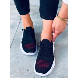 Harri Fekete zokni piros 2