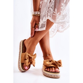 PG1 Női papucs egy hatalmas platformon egy teve Macardi masnival barna 2