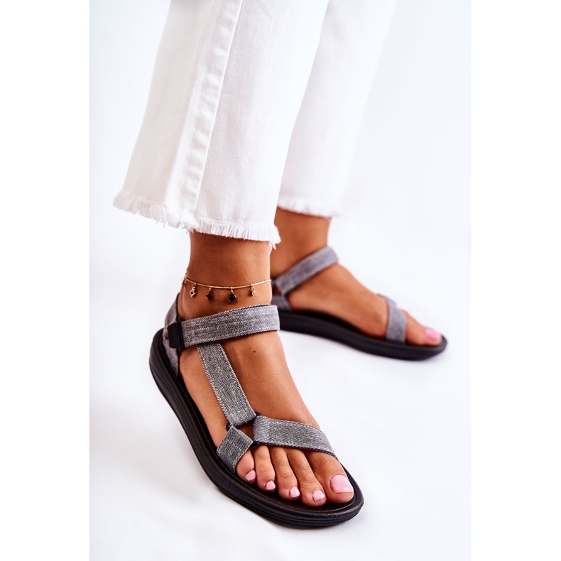 PM1 Klasszikus női szandál tépőzárral, szürke Kalla 1